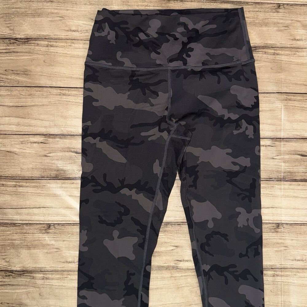 Zyia Active Forrest Camo Luxe Hi-Rise Crop Capri Size 4 Leggings